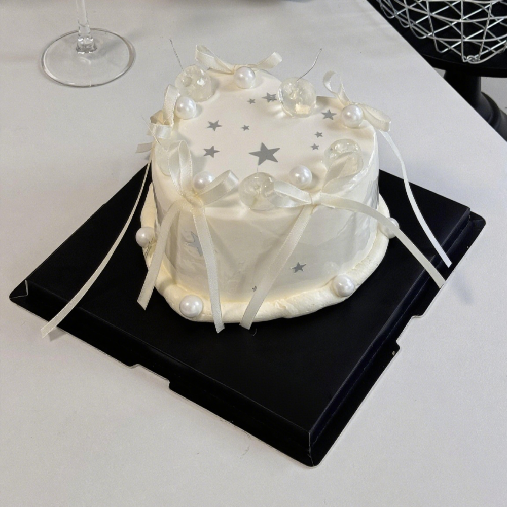 Customizable Black Raised Square Cake Boards