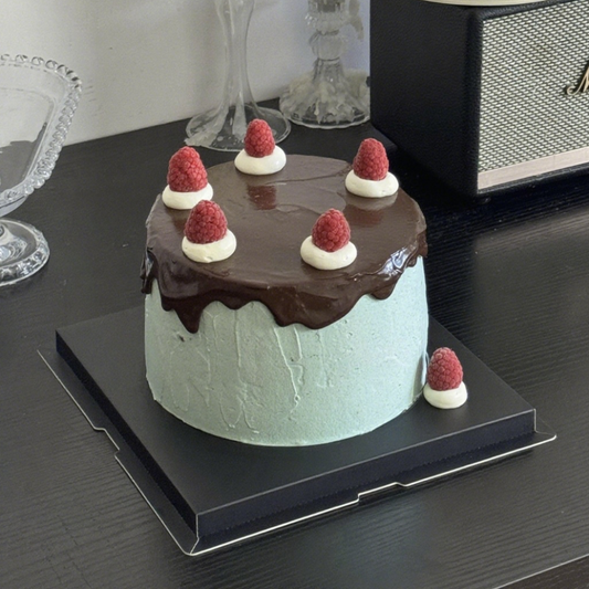 Customizable Black Raised Square Cake Boards