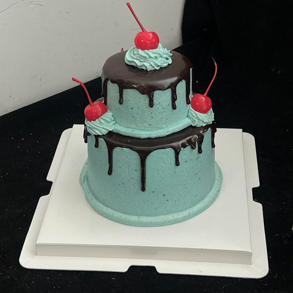 Customizable White Raised Square Cake Boards