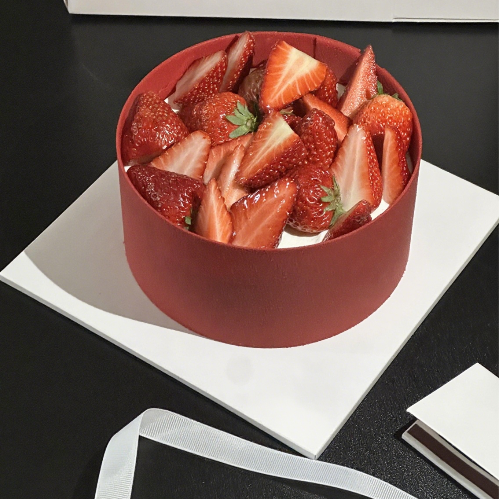 Customizable White Square Cake Boards