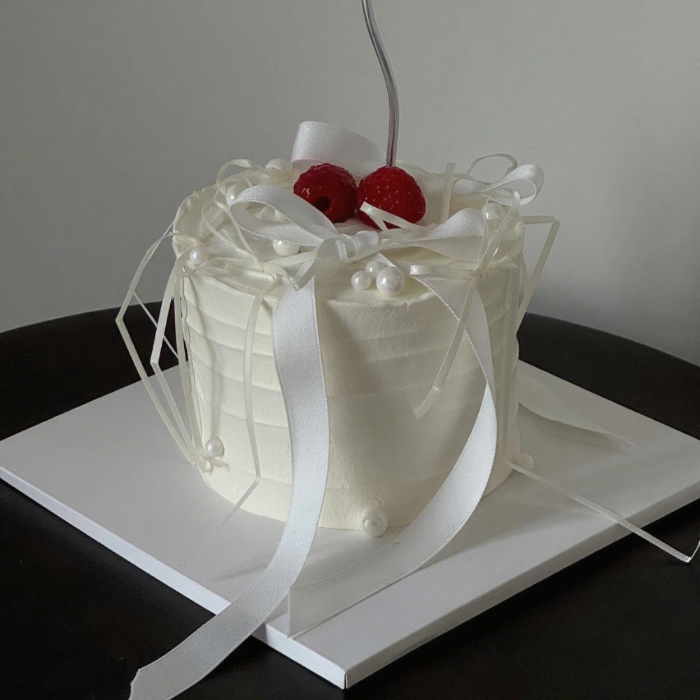 Customizable White Square Cake Boards