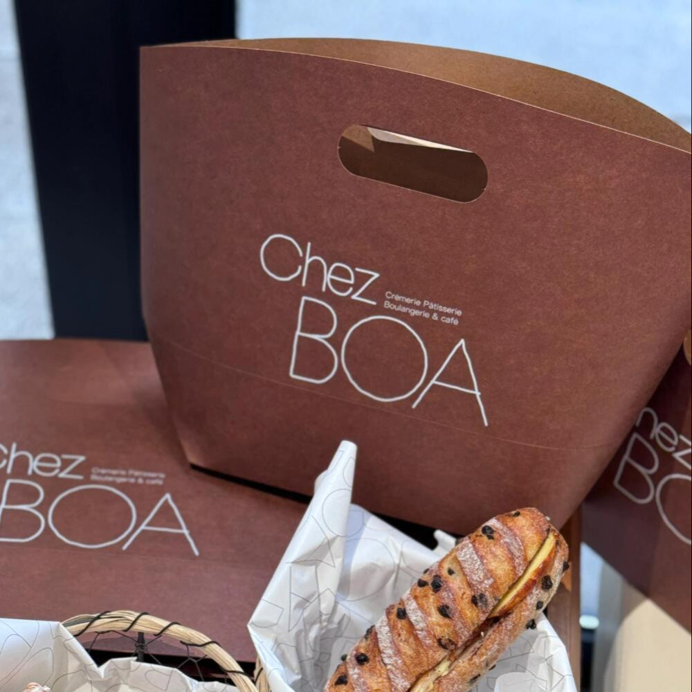 Die-Cut Handle Paper Bag – Eco-Friendly Shopping & Takeaway Bag
