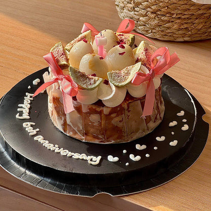 Customizable Black Raised Round Cake Boards