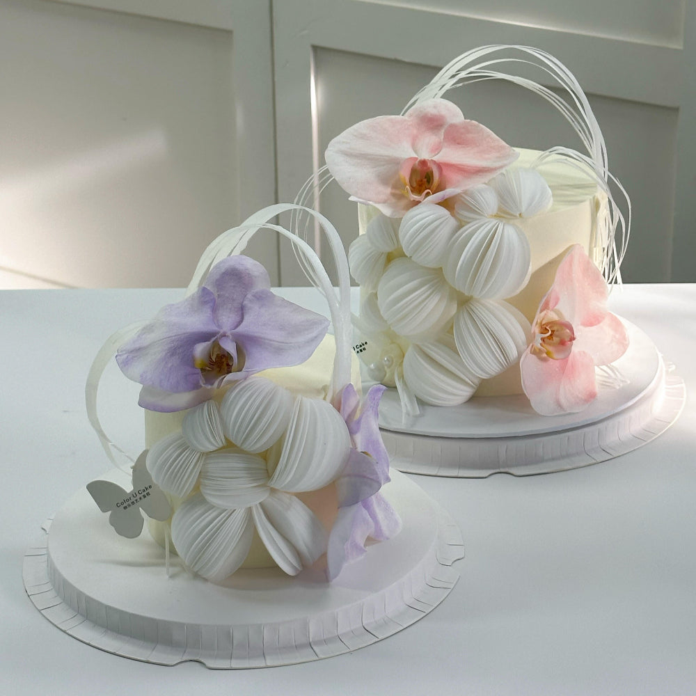 Customizable White Raised Round Cake Boards