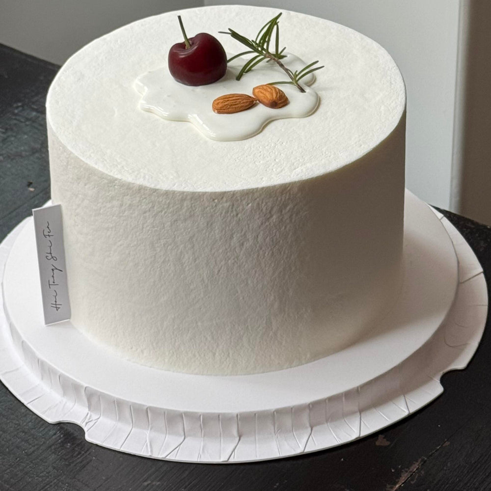 Customizable_White_Raised_Round_Cake_Boards