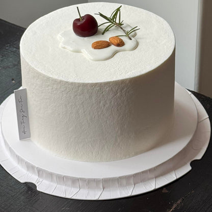 Customizable_White_Raised_Round_Cake_Boards